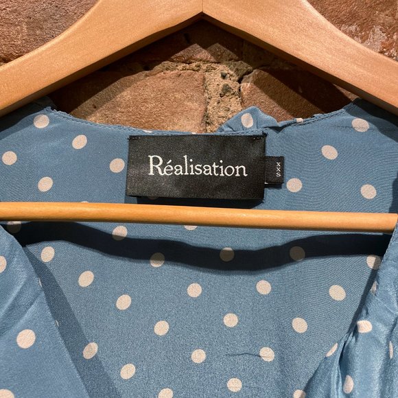 réalisation par blue polka dot wrap dress - Picture 3 of 5